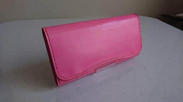 牛革手染めのピンクの長財布 1枚目の画像