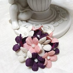 麻布花　かわいい花コサージュ　　桜色　きなり 紫 1枚目の画像