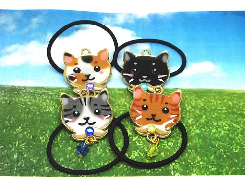 おひげ飾りの猫たち レジンのヘアゴム 4点セット ヘアゴム MIKAMO ...