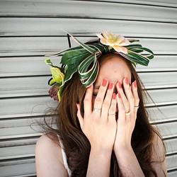 《SALE》Flower crown【Feminine Resort】花冠リーフ冠ヘッドドレス 1枚目の画像