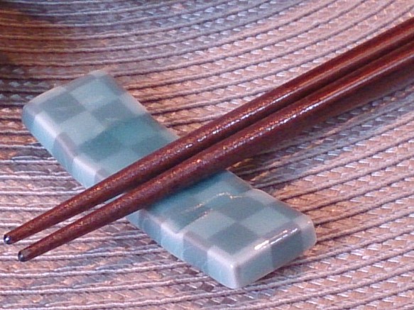 シンプルモダン  市松の箸置き 1枚目の画像