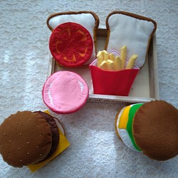 受注作製★ハンバーガーとポテト・食パン2枚のフェルトセット 1枚目の画像