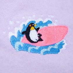 企鵝衝浪刺繡 T 卹男女通用 S ~ XXL 第1張的照片