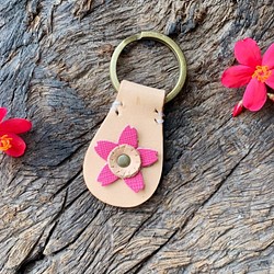 【以花之名】鑰匙圈 -粉紅色款｜皮革手作｜免費刻字 第1張的照片