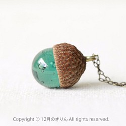 a drop of dream /acorn cup necklace -clear green 第1張的照片