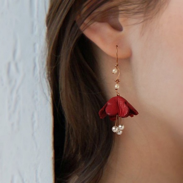 紅色-牛皮皮革 花朵耳環（單隻） 第1張的照片