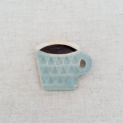 コーヒーカップブローチ(グリーン) 1枚目の画像
