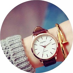 大人気❤ 男女兼用 綺麗上品な腕時計 1枚目の画像