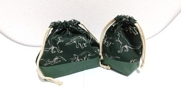☆特価☆ 恐竜（深緑）お弁当袋・コップ袋セット 1枚目の画像