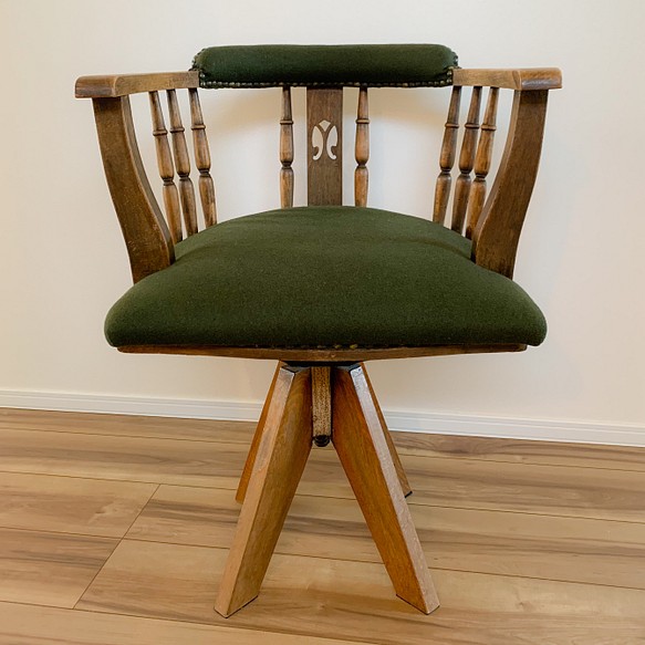 くり棒の可愛い昭和レトロな木製回転椅子 椅子（チェアー）・スツール