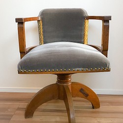 昭和初期レトロ木製回転椅子 1枚目の画像