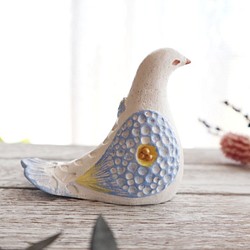 陶置物 幸せ運ぶ白い鳥 アンティーク風仕上げ／パステルマリン7 一点物！「Creema限定」 1枚目の画像