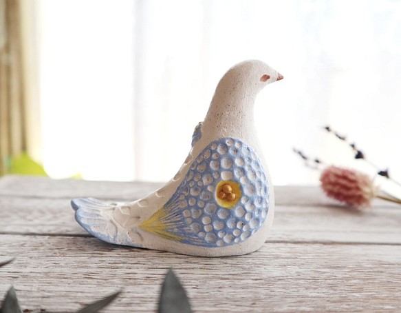 陶置物 幸せ運ぶ白い鳥 アンティーク風仕上げ／パステルマリン7 一点物！「Creema限定」 1枚目の画像