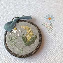 手刺繍＊花リース刺繍/インテリアフレーム/ 花刺繍 /花/ギフト/ミモザ