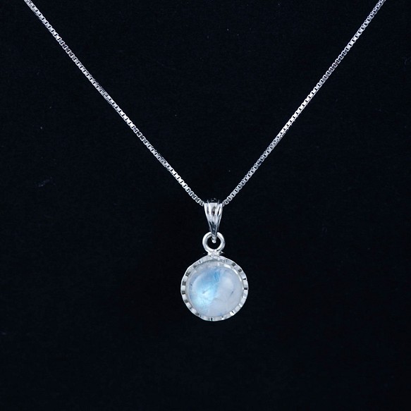 斯里蘭卡月光石925純銀吊墜項鍊 | 藍光月光石水晶圓形頸鏈 項鍊禮物 | 生辰石誕生石 第1張的照片