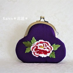 日本刺繍【牡丹】華麗な絹のがま口＜手のひらサイズ＞　◆紫色◆　 1枚目の画像