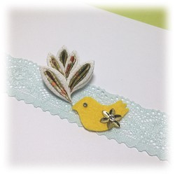 ☆平和と繁栄の象徴　オリーブの葉を咥えた黄金のハトのベビーヘアバンド☆ つまみ細工 1枚目の画像
