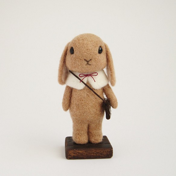 ウサギ　ロップイヤーブラウン（ティペット・ショルダーバッグ）羊毛フェルト人形 1枚目の画像