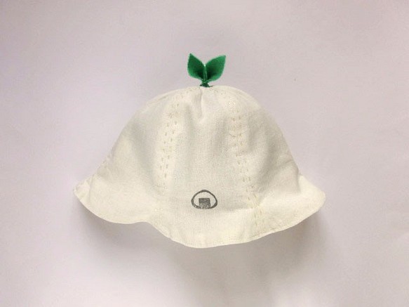 100%自然な葉っぱで作ってたHandmade Hat