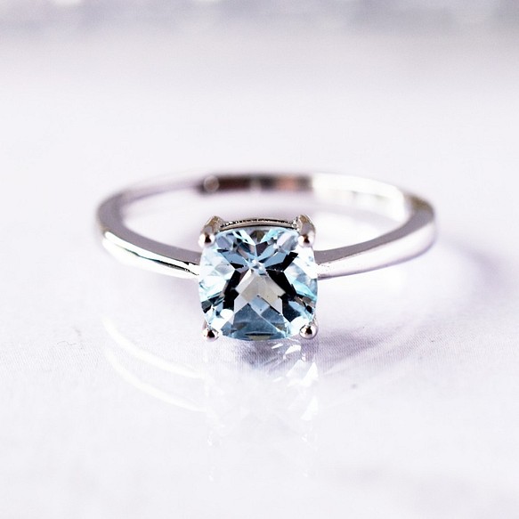 スカイブルートパーズ指輪、リング：青、水色、空色、海：透明感、四角