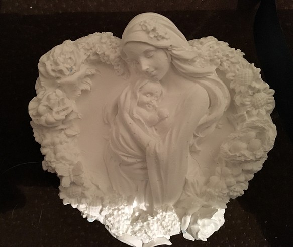 アロマハイストーン  子を抱く純白の聖母 1枚目の画像