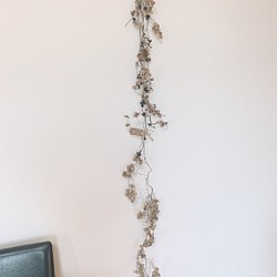 ドライフラワー  山芋の花殻とヘクソカズラと山葡萄の長い長いスワッグ 1枚目の画像