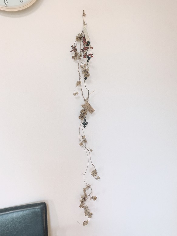 ドライフラワー  山芋の花殻とタンキリマメと山葡萄の長いスワッグ 1枚目の画像