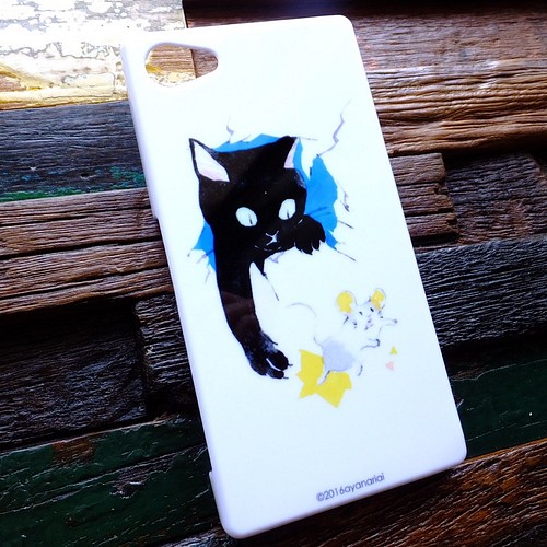 受注制作 ねこスマホケース 障子破り猫 黒猫 スマホケース カバー Aya Nariai 通販 Creema クリーマ ハンドメイド 手作り クラフト作品の販売サイト