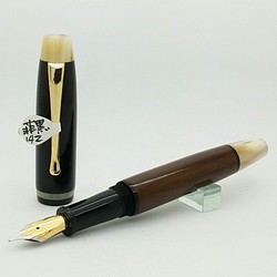 ハンドメイドのペン -  142本のホーンペンカバー+フィリピンの黒檀のペン本体 1枚目の画像