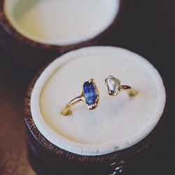 ブルーサファイヤとケシパールのリング BlueSapphire,Pear Ring  『数量限定ハンドメイド2019』 1枚目の画像