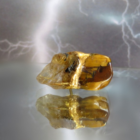 稲光 Tiger S Eye Rutile Quartz 金継ぎ Pierce ２l Size 片耳 ピアス Connectarth 通販 Creema クリーマ ハンドメイド 手作り クラフト作品の販売サイト