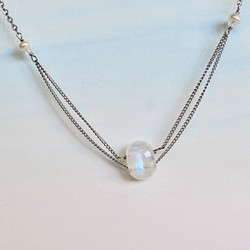 月の女神◇rainbow moonstone× Freshwater pearl／necklace／316L 1枚目の画像