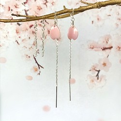 桜の花びら舞い散る時（弍）／クイーンコンクシェル…／2-way／SV925-American pierce 1枚目の画像