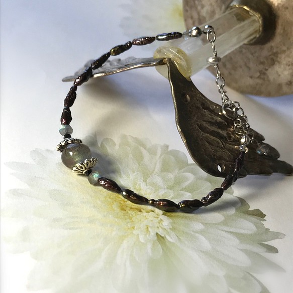 【75%OFF!】 SALE Black peacock 316L-bracelet 大人女性の ラブラドライト×淡水真珠