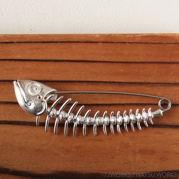 魚の骨のブローチ Fish Bone Brooch-