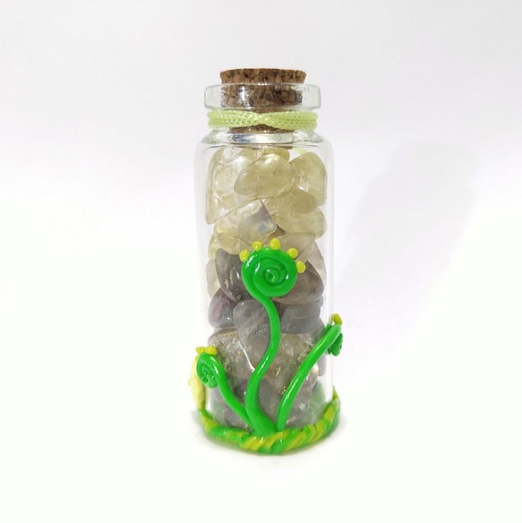 幸運黏土玻璃瓶 (綠幽靈與黃水晶,財富) 第1張的照片