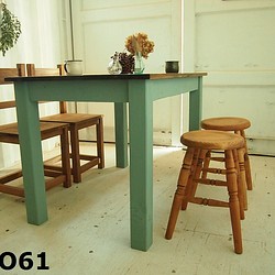 ダイニングテーブル【1500×700】（ツートン・チーク×グリーン）アンティーク風・天然無垢材 1枚目の画像