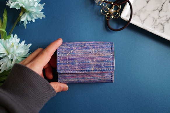着物の染色技法で革を染めた三つ折りミニ財布 no,18 1枚目の画像