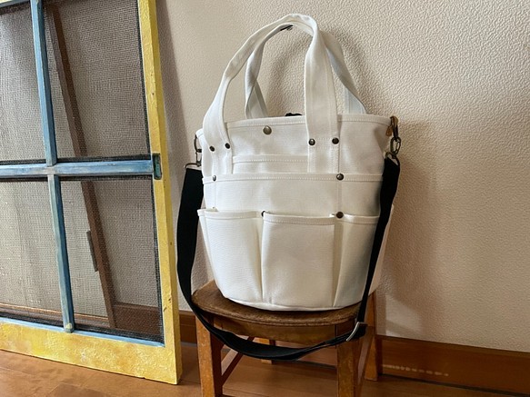 バケツ型バッグ（大）ハタラキモノ  ショルダー付き　オフホワイト 1枚目の画像