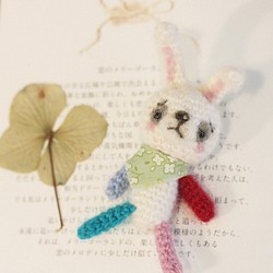 手工編織小白兔抱偶娃娃，適合當ブライスblythe,holala的拍攝道具 第1張的照片