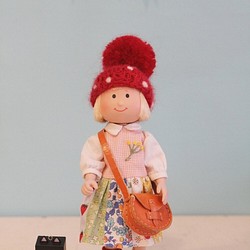 小頭娃可戴手工編織單色球球帽(紅色白點點款) 第1張的照片