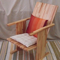 【リラックスチェアN】　温もり/ナチュラル/軽い/椅子/杉集成材 1枚目の画像