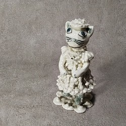 ネコの貴婦人（陶の置物） 1枚目の画像
