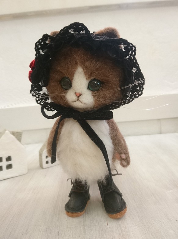 Goth Loli Nyanko毛絨羊毛毛氈Hachiware貓雕像全身可移動娃娃 第1張的照片