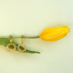 Phoebe Yellow 來自西班牙巴賽隆納手工製限量水晶及寶石耳環 夢幻輕柔款 第1張的照片