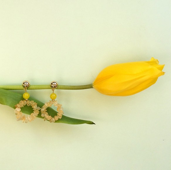 Phoebe Yellow 來自西班牙巴賽隆納手工製限量水晶及寶石耳環 夢幻輕柔款 第1張的照片