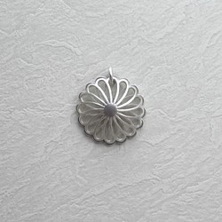 925純銀 旋菊(XL) 鏤空花瓣 墜飾 第1張的照片
