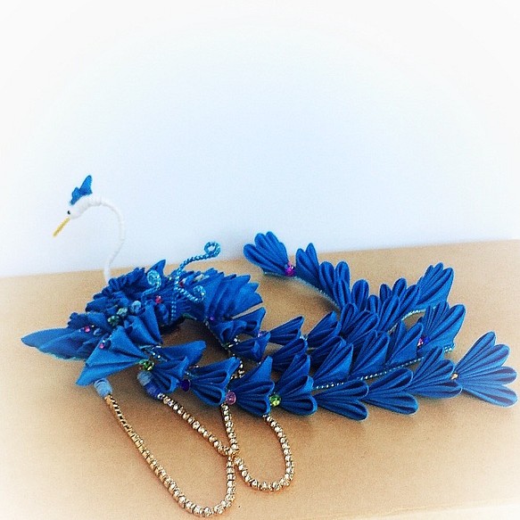 つまみ細工 青羽鳥のヘアアクセサリー・帯飾り 1枚目の画像