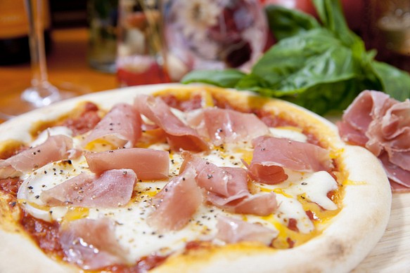 【贅沢ピザ】　イタリア産生ハムとプレミアチーズ　　冷凍ピザ　 1枚目の画像