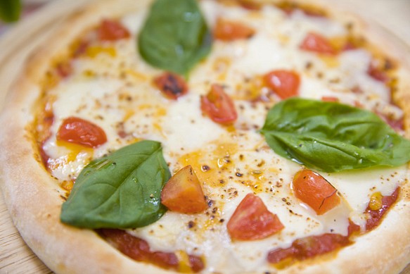 【Pizza Factory】　チーズたっぷりマルゲリータSP　　冷凍ピザ 1枚目の画像